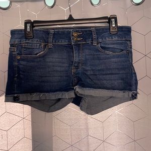 Soft stretchy jean shorts!